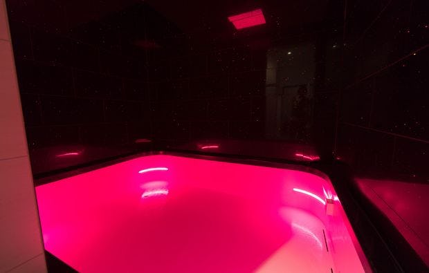 Floating mit Massage als entspanntes Geschenk