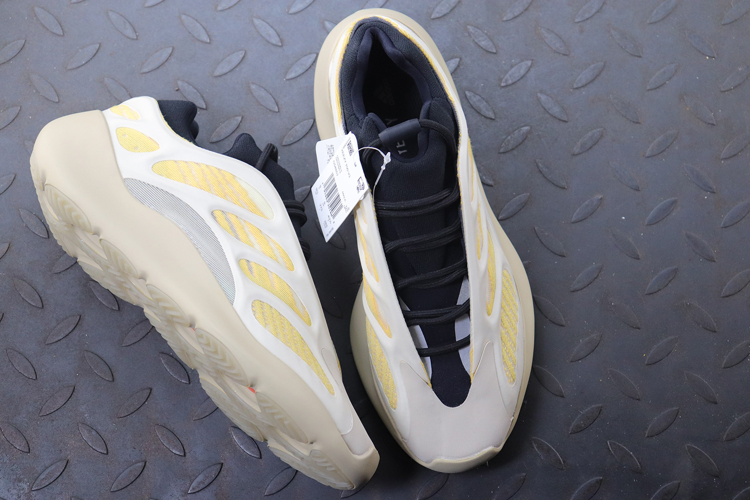 Yeezy 700 V3 Safflower