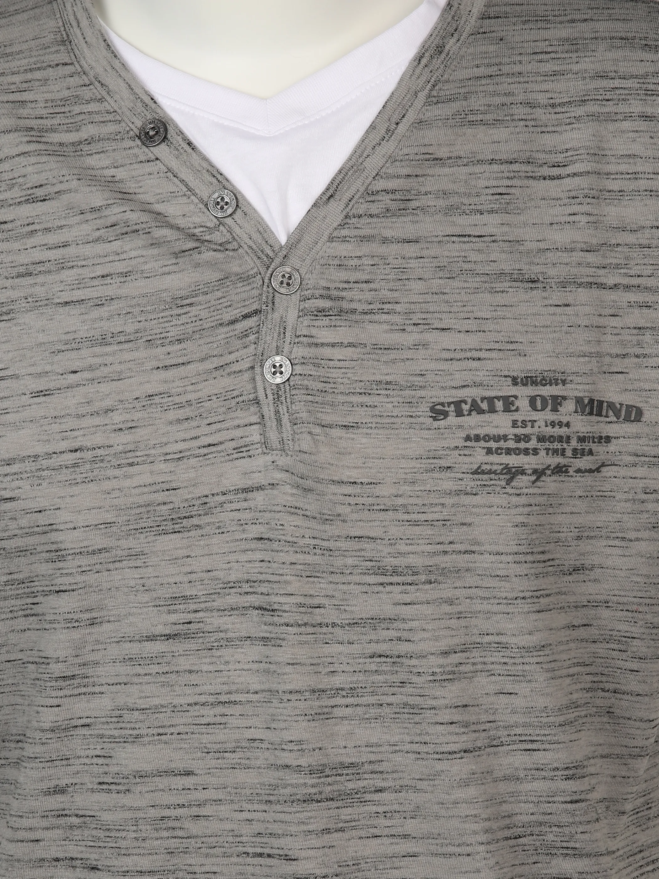 Herren Henleyshirt in 2in1 Optik