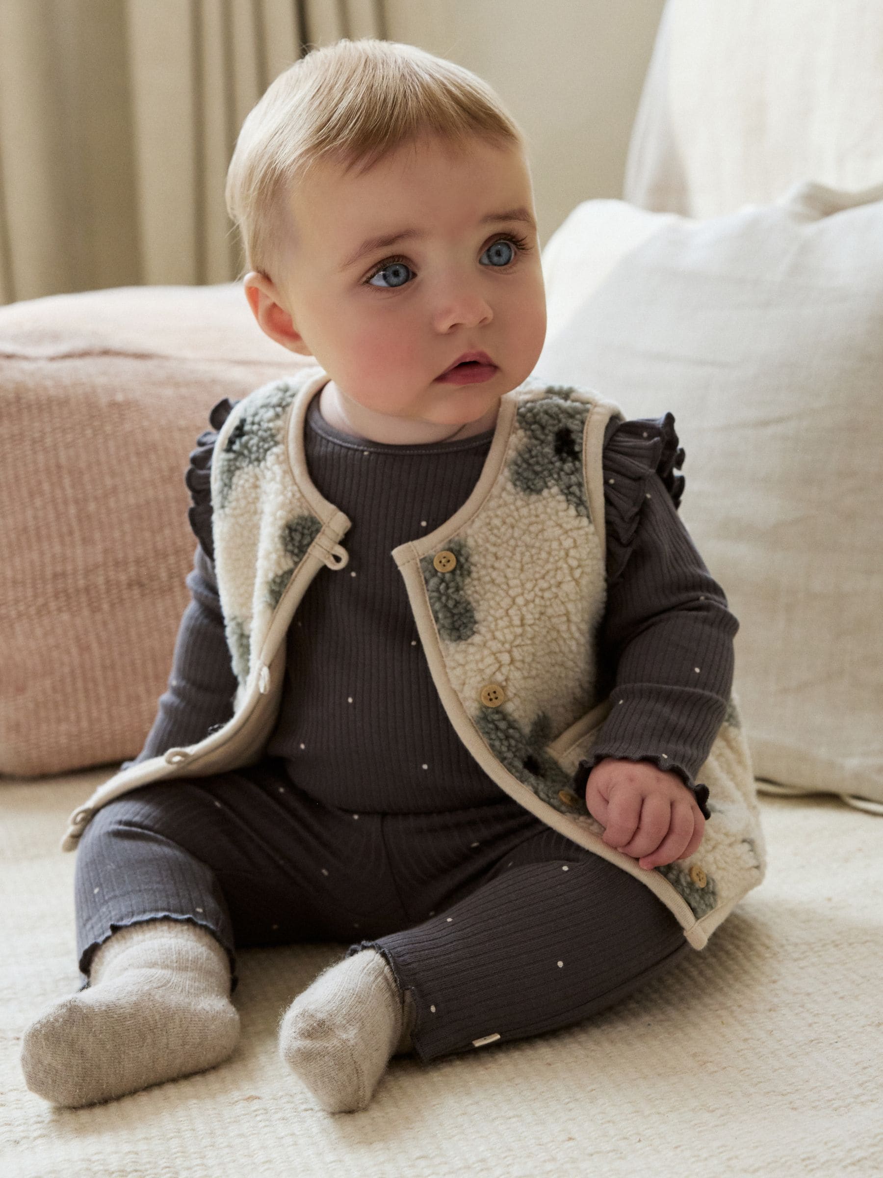 Grijs met bloemen - Babyset van top met Lange mouwen en Leggings met Bodywarmer 3 -delig (0mnd -2jr)