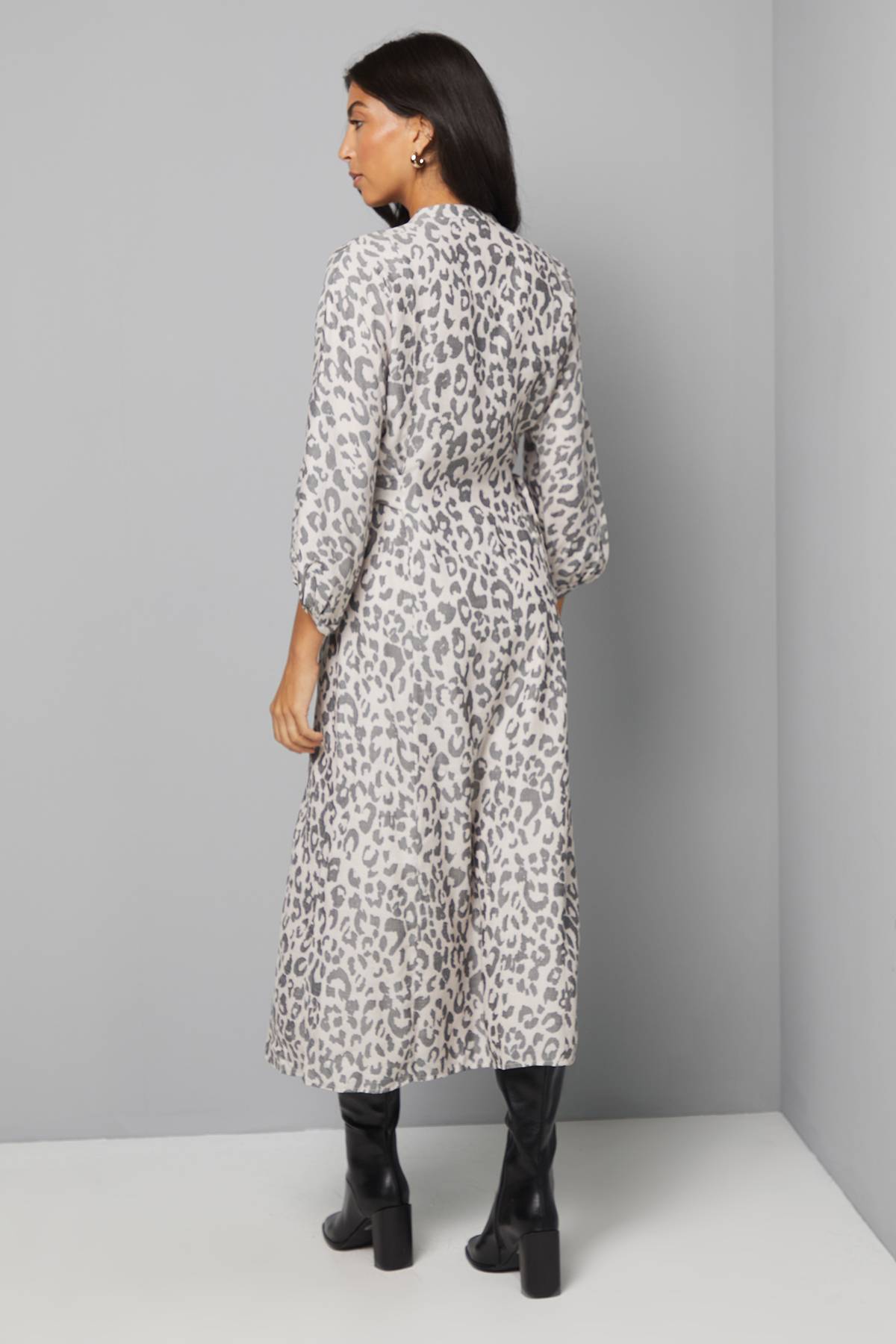 Wallis Robe Mi-Longue à Boutons Imprimé Léopard