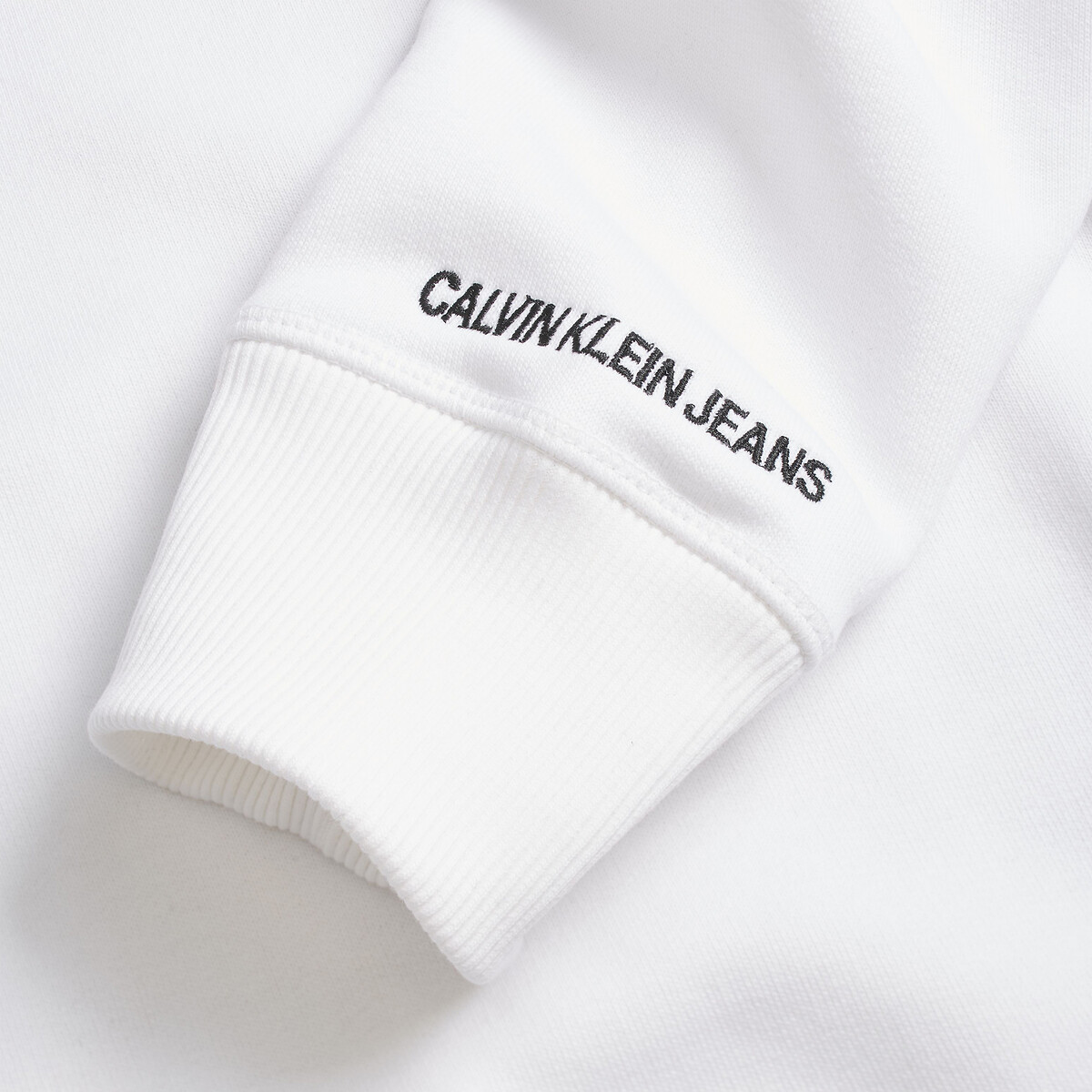 CALVIN KLEIN JEANS<br>Suéter de gola redonda CK Essential