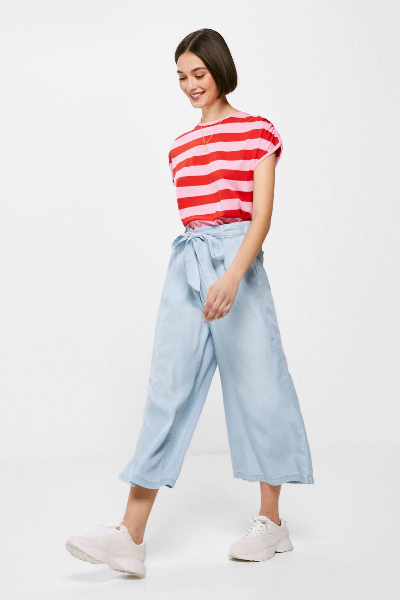 Calça jeans culote com cinto em Tencel - azul médio