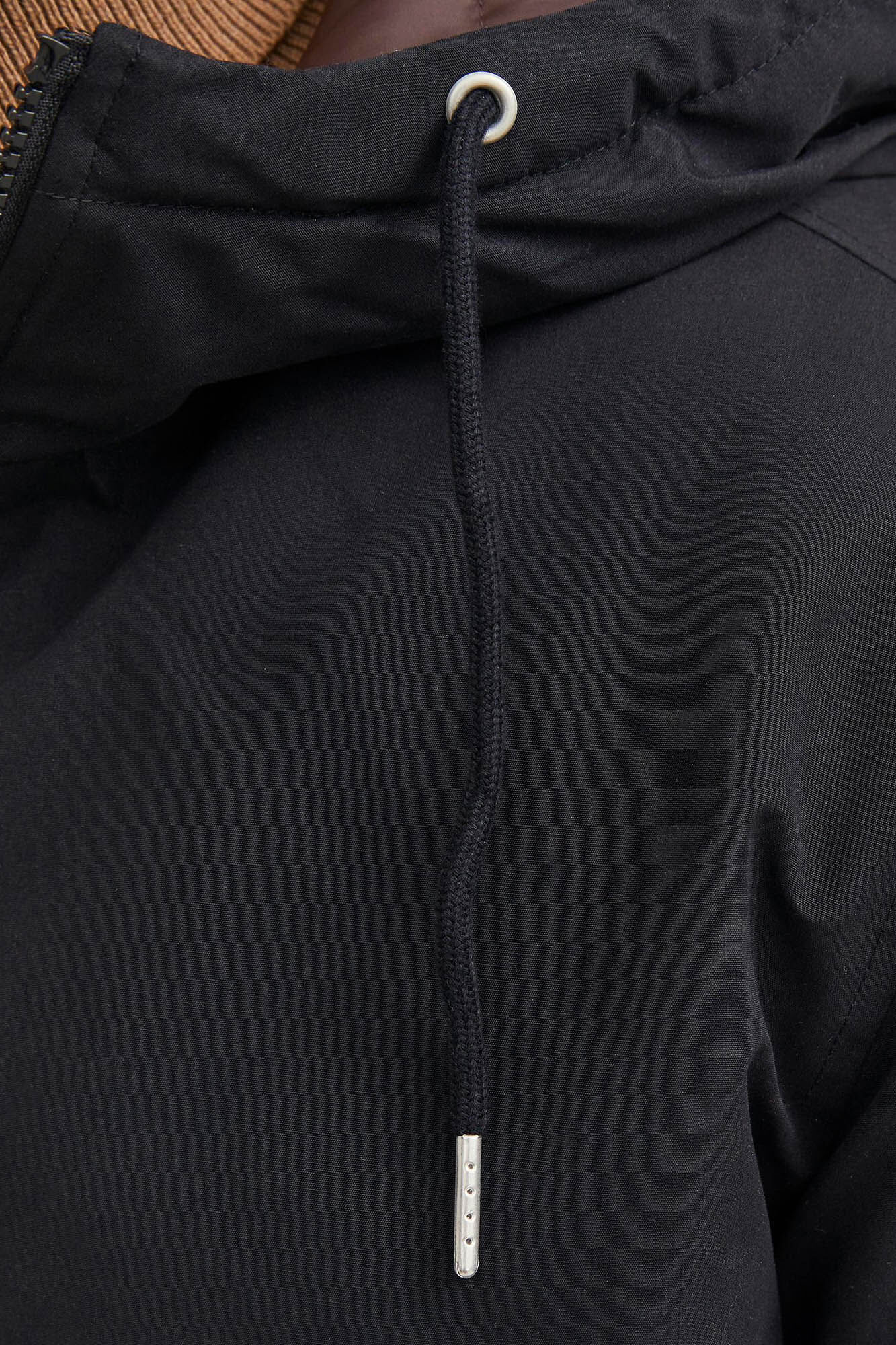 Parka com capuz ajustável