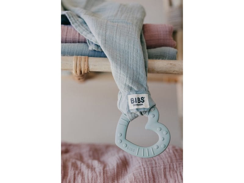 Bibs Beissring Heart Baby Blue Niedlicher Beissring, perfekt für kleine Hände