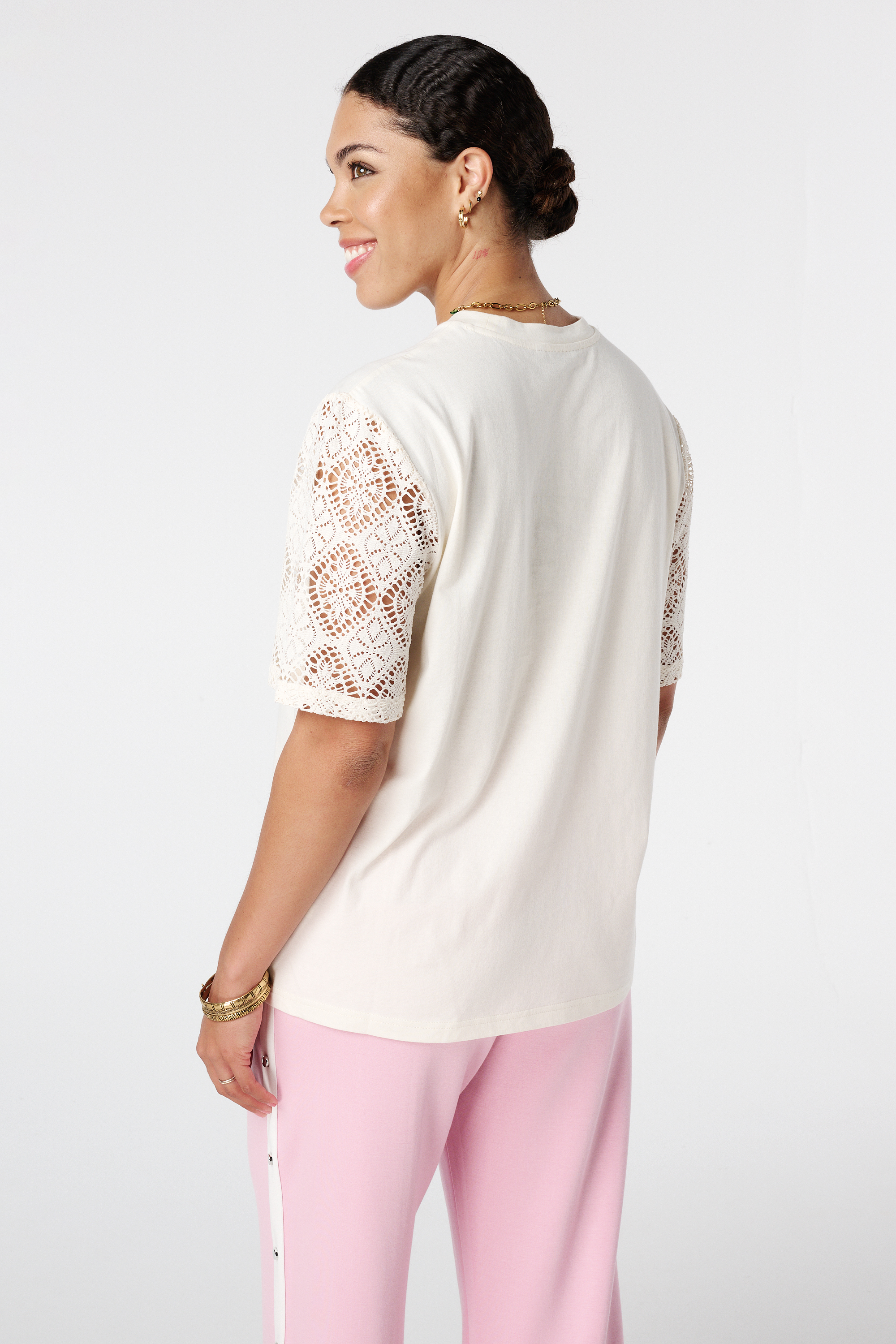T-shirt met broderie mouwen Cream