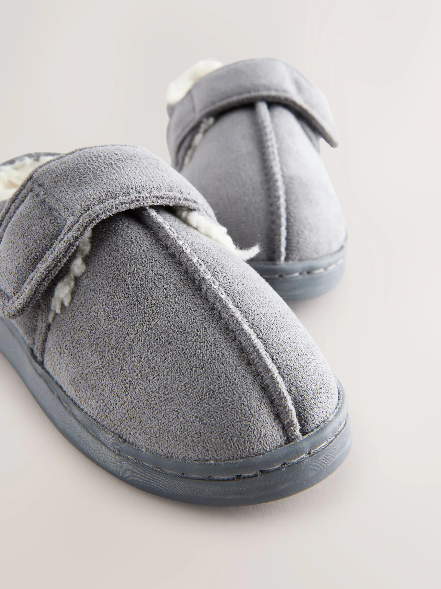 Grijs - Warm gevoerde pantoffels met kuipzool