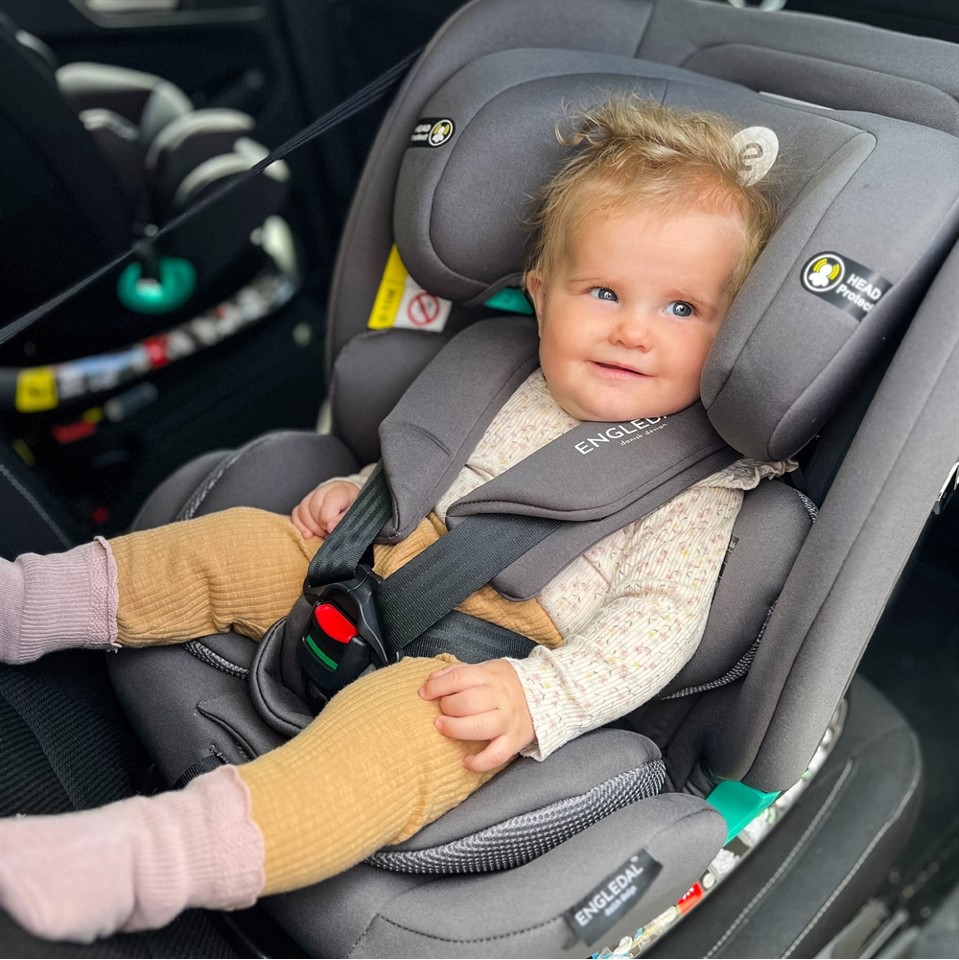 Engledal - Autostol 360 m. IsoFix - Gruppe 0+ - Malik - Sort/Grå