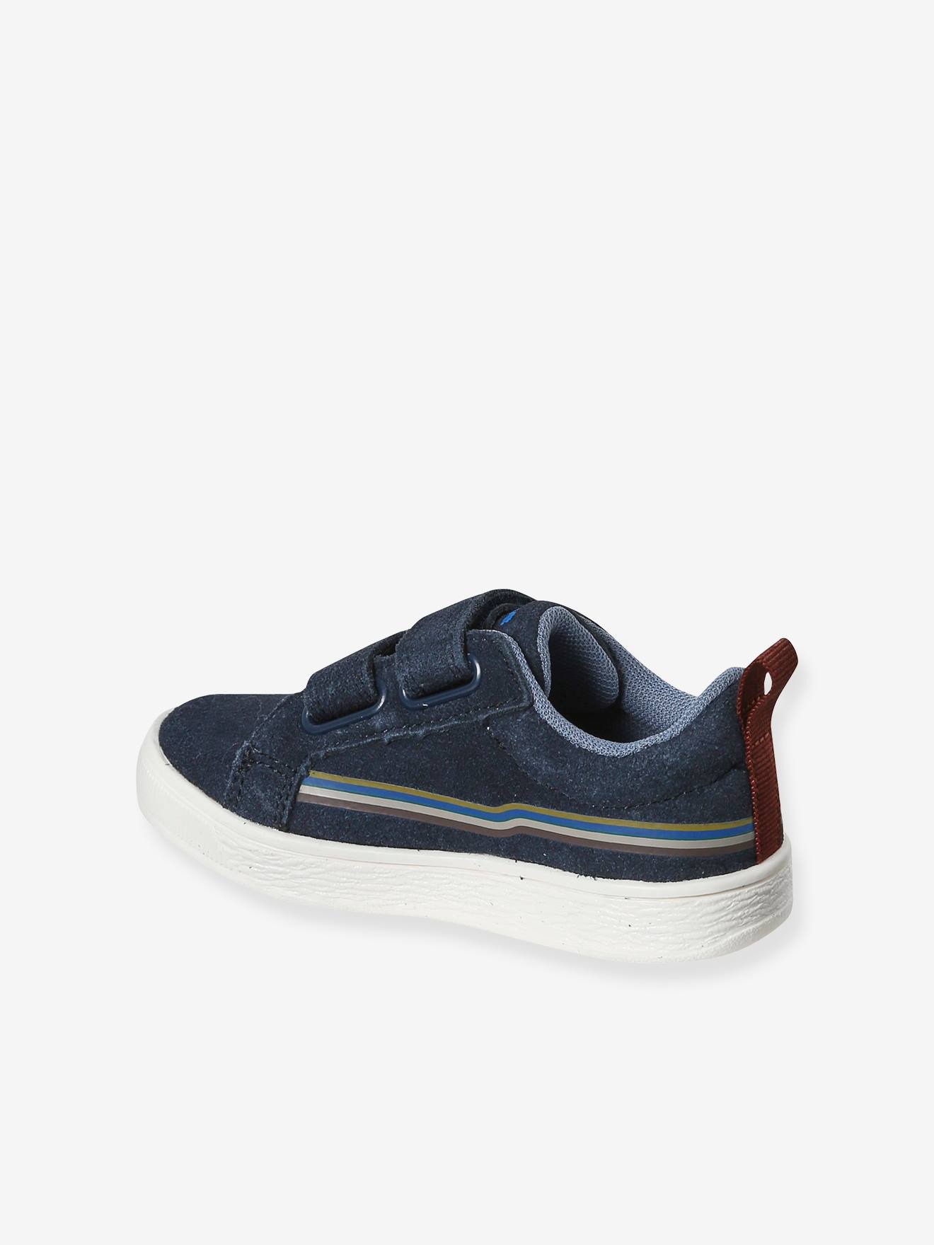 Tênis infantil de couro com fecho de velcro