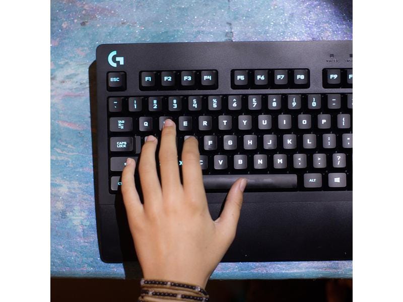 Logitech Gaming-Tastatur G213 Prodigy Gaming- und Allround-Tastatur mit RGB-Beleuchtung