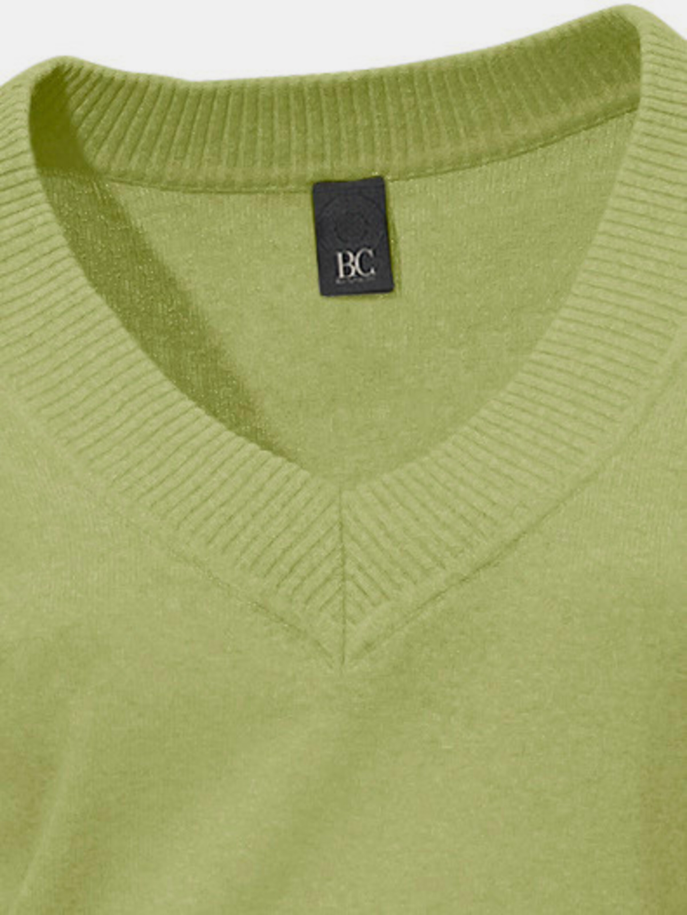 V-Pullover