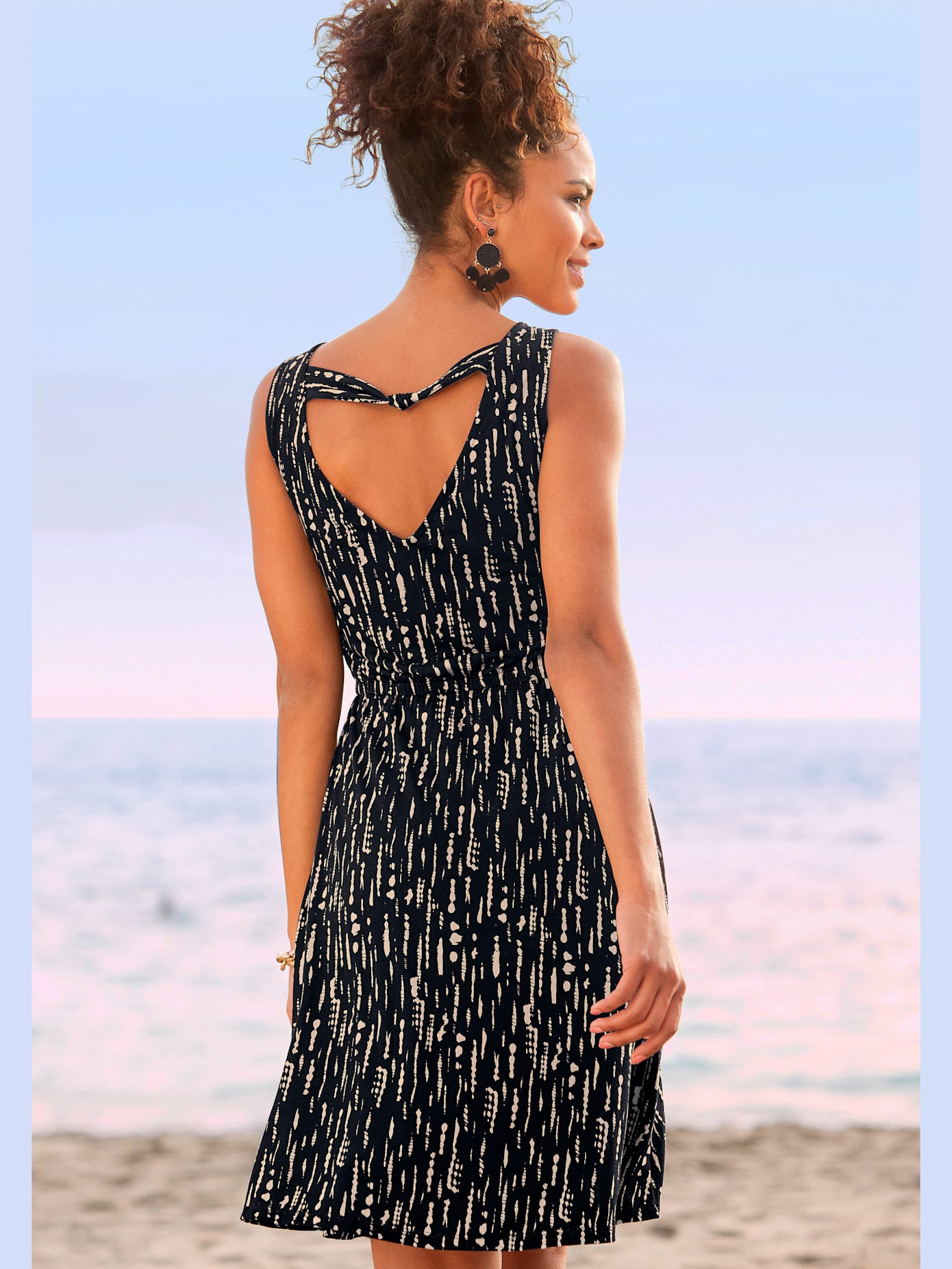 Robe imprimée encolure en v dégagée