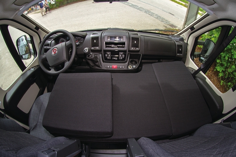 CampSleep Zusatzbett - Bett für das Fahrerhaus im Wohnmobil - Linkslenker