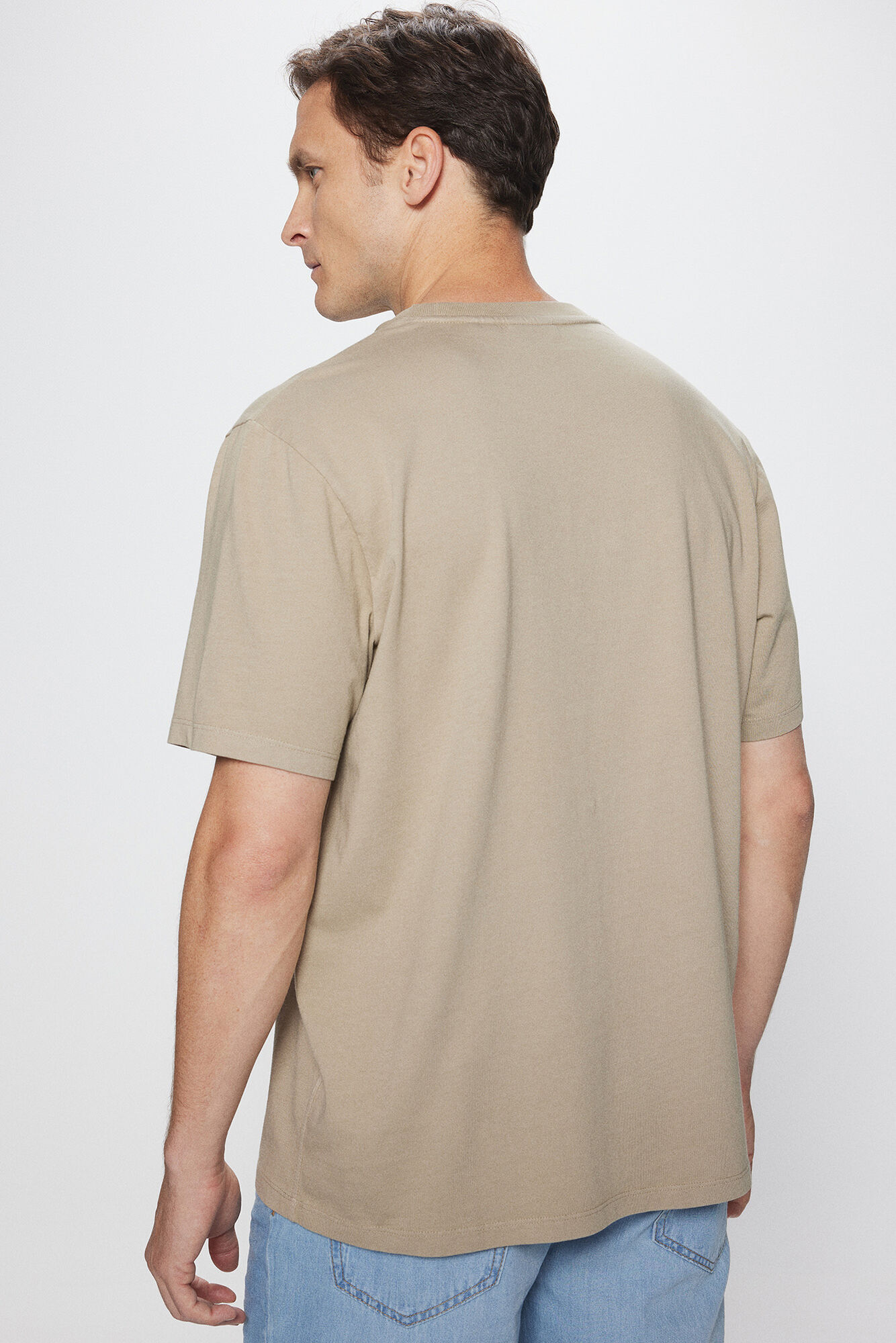 Camiseta folgada com logotipo tingido por cima