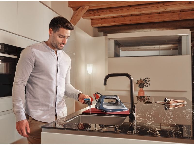 Braun Dampfbügeleisen TexStyle 9 SI 9684 DB Bügeleisen mit einer Leistung von 2400 Watt