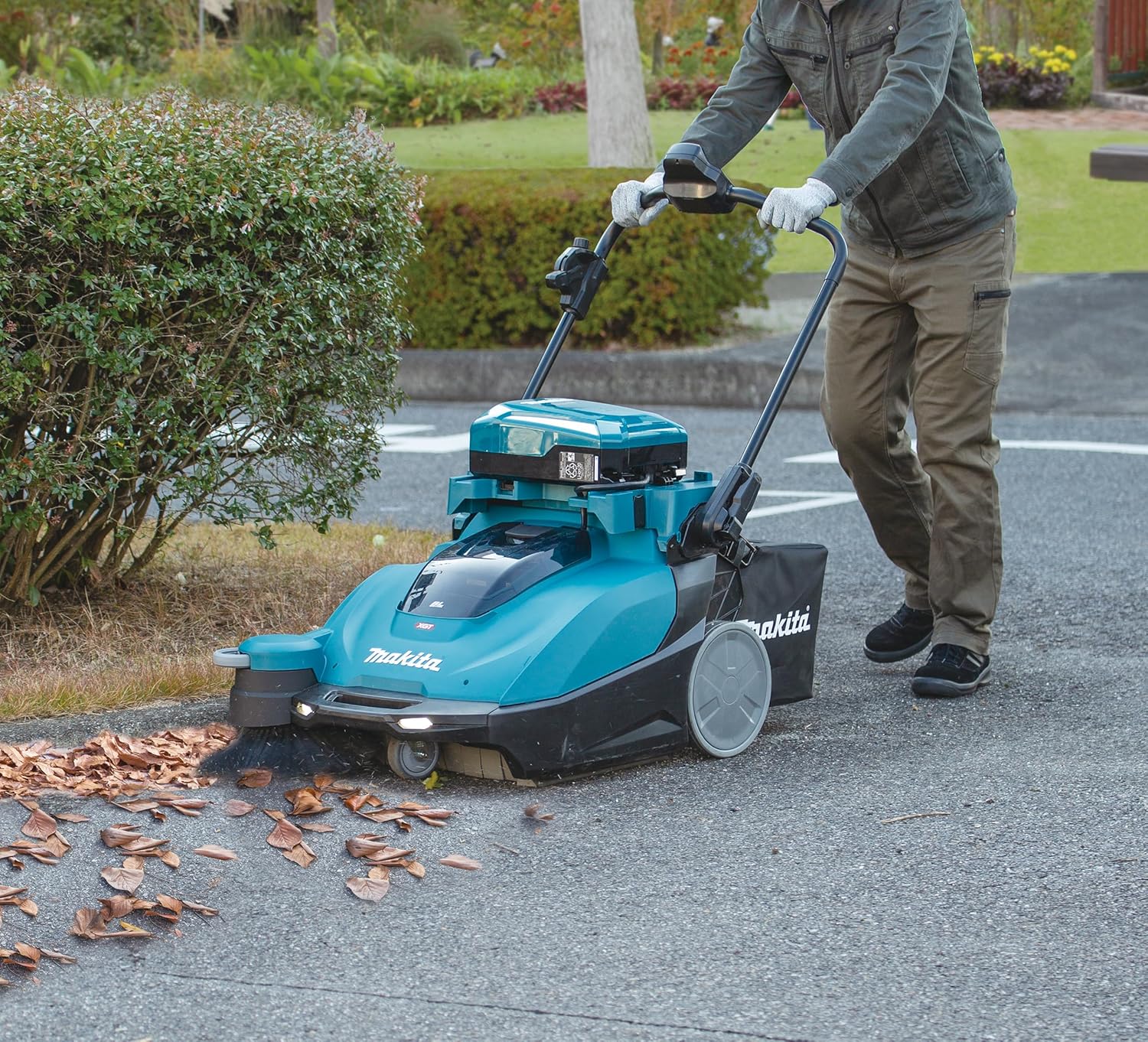 Makita VS001GZ Akku-Kehrsaugmaschine 40V max. (ohne Ladegerät und Akkus)