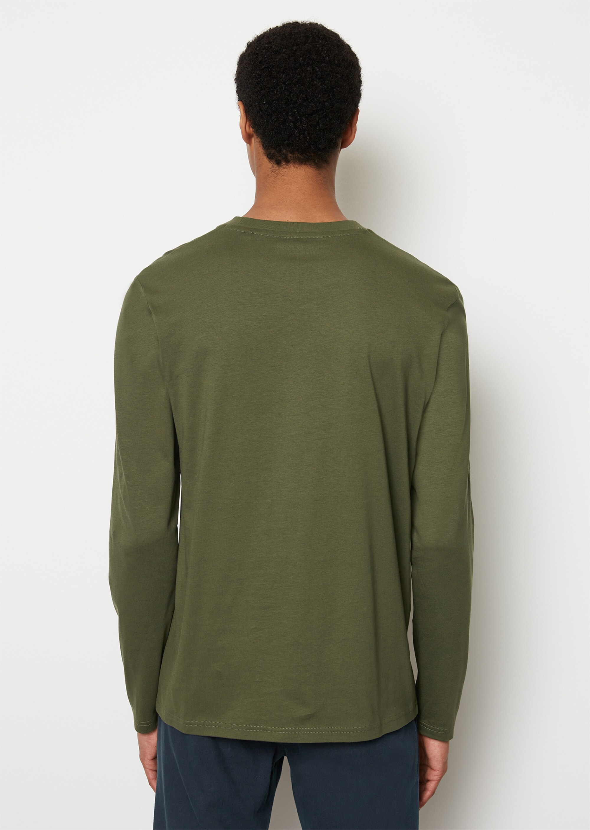 Longsleeve shaped aus reiner Bio-Baumwolle