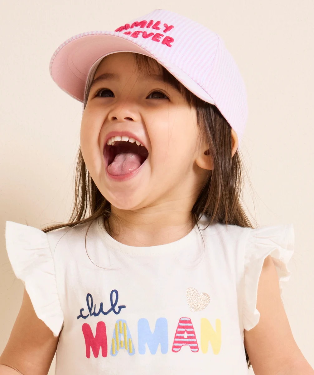 casquette bébé fille rayé rose et blanc avec message brodé family forever