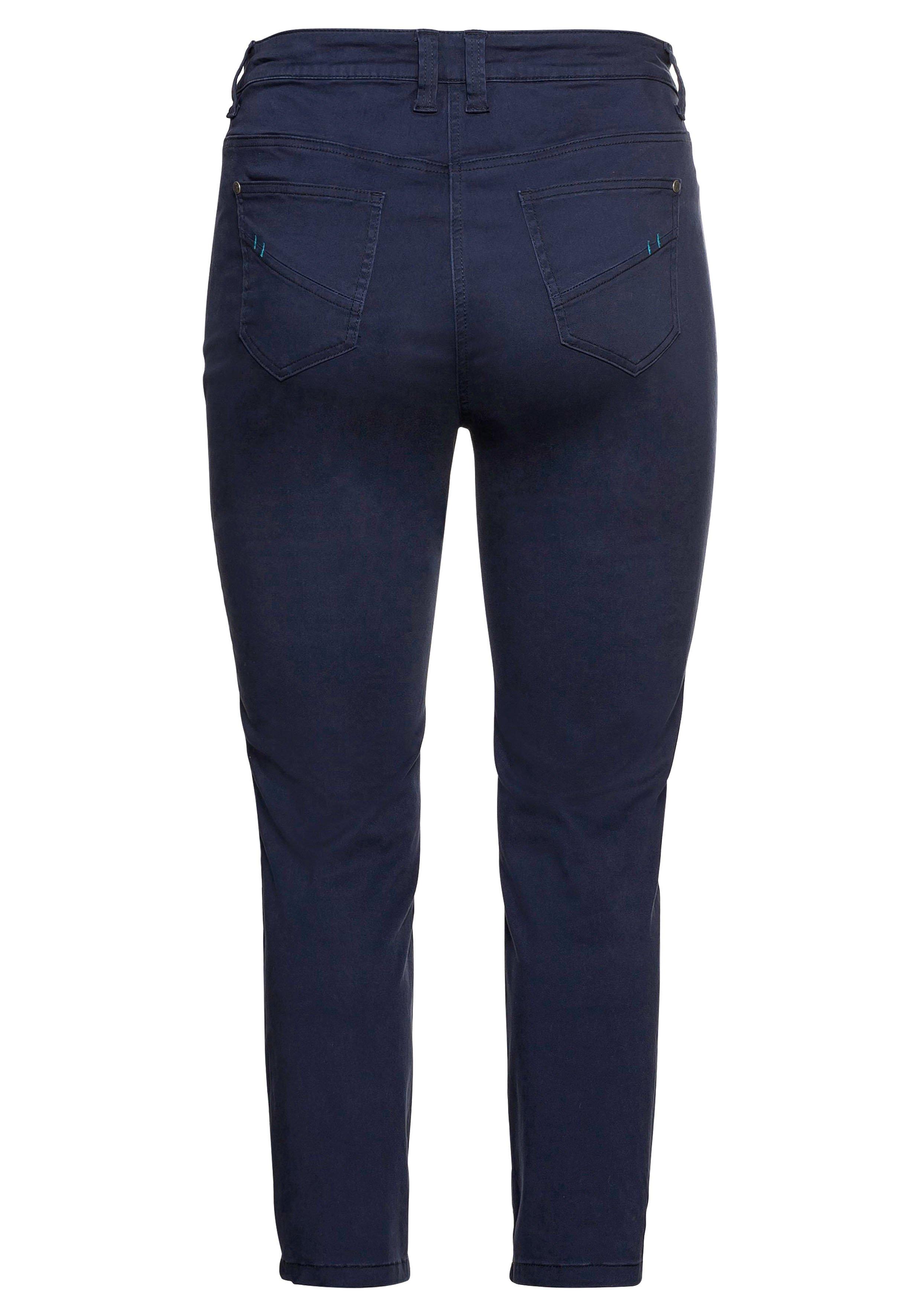 Schmale Stretchhose in Twill-Qualität