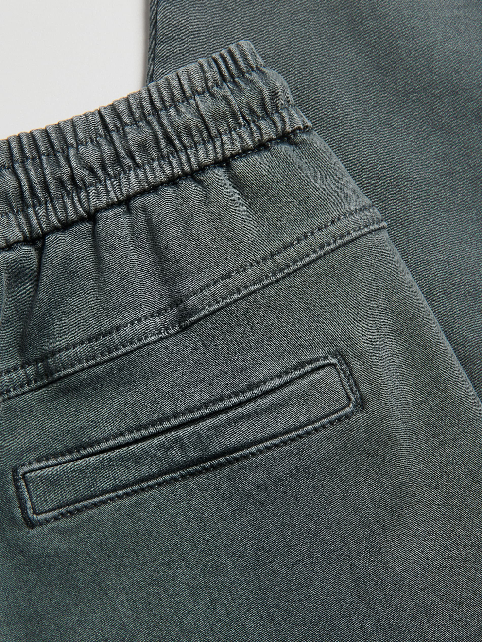 Elastische Hose