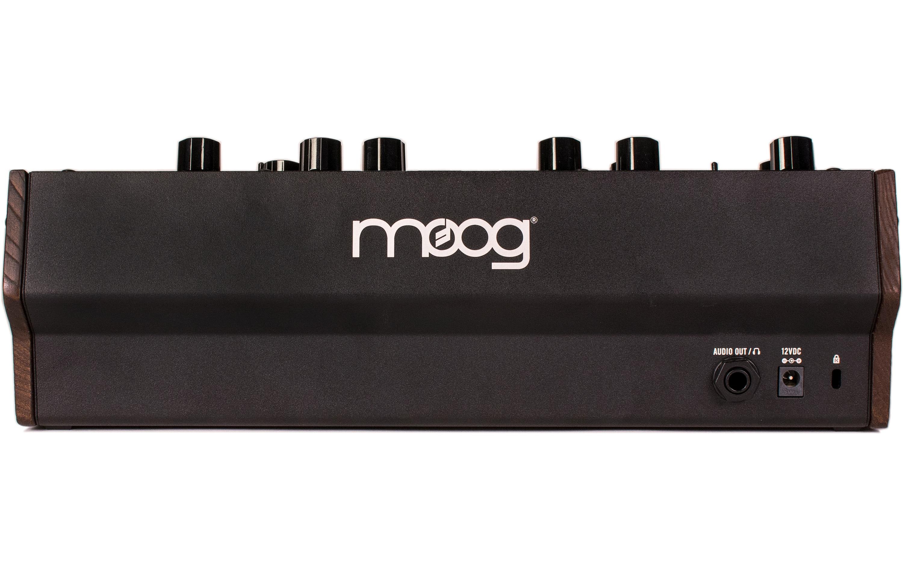 Synthesizer DFAM<br>Semi-modularer analoger Schlagzeug-Synthesizer