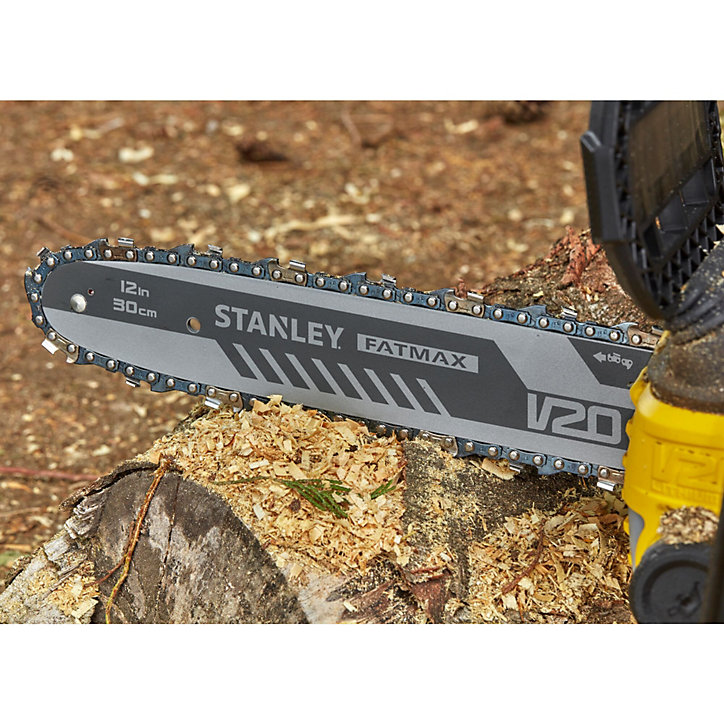 Tronçonneuse sans fil sur batterie 18 V Stanley Fatmax SFMCCS630M1 30 cm (avec 1 batterie et 1 chargeur)