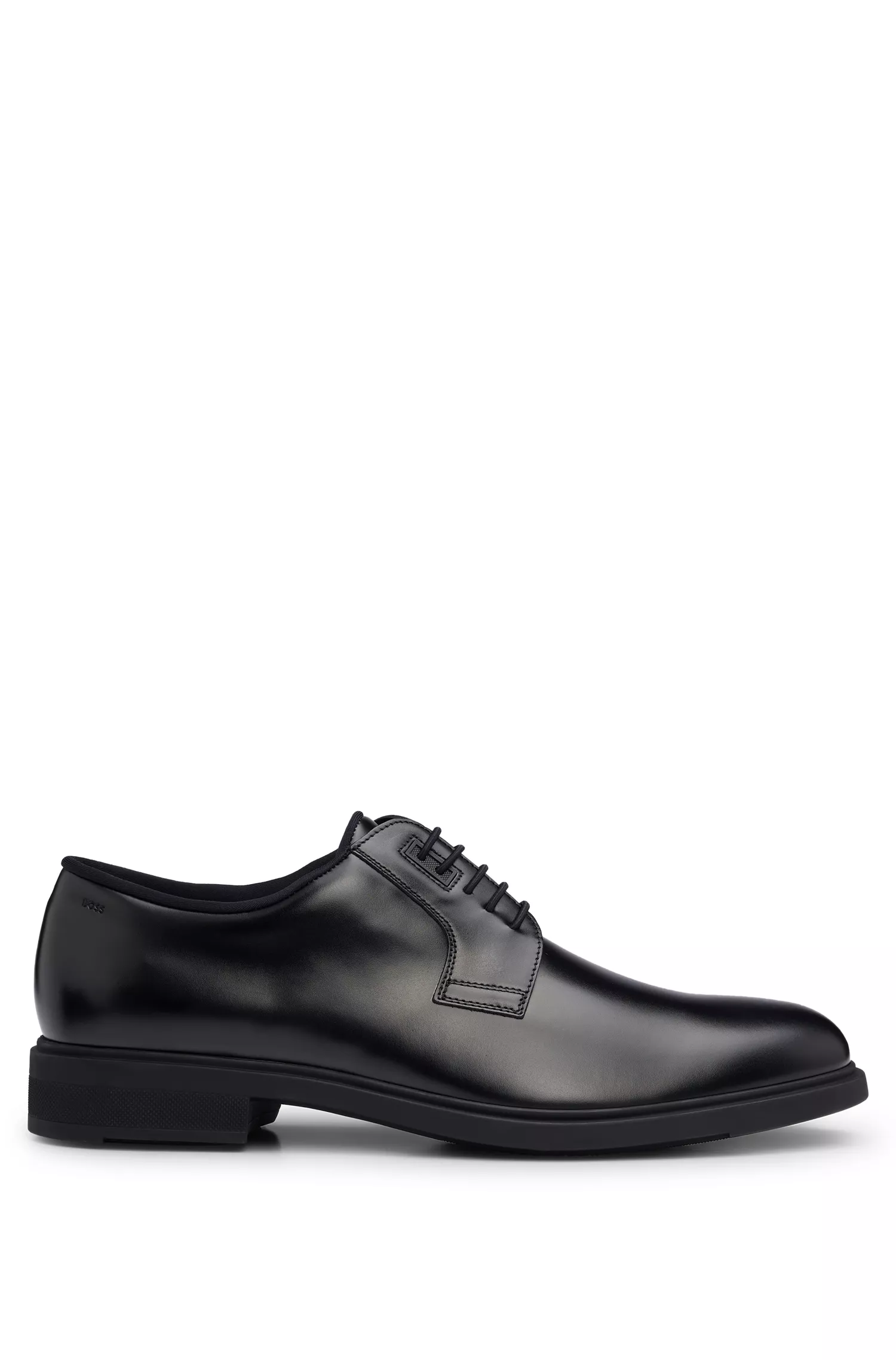 Sapatos Derby BOSS pretos, fabricados na Itália, em couro com detalhes em debrum.