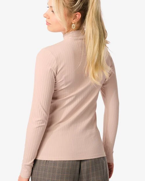 Top pour femmes Caro avec col roulé côtelé rose pâle