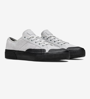Globe Surplus Undyed Black 7.5