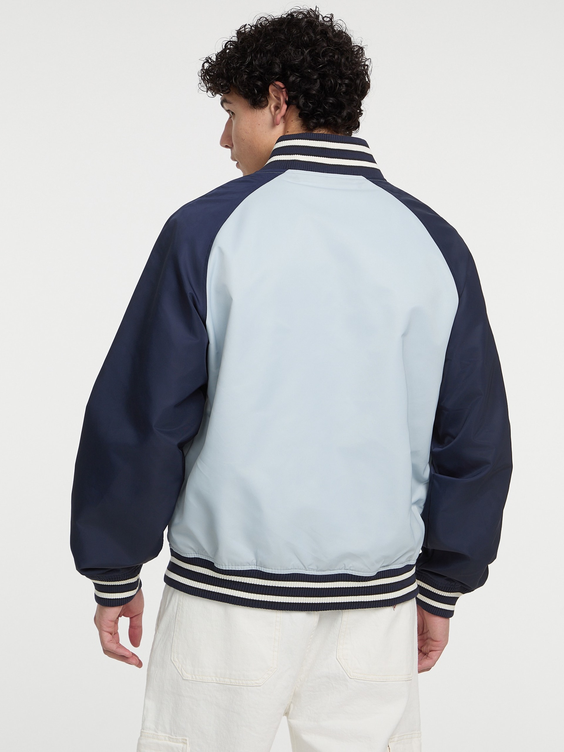 Jaqueta Varsity Raglan