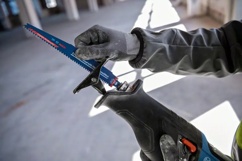 BOSCH COMBI-KIT 4 18V Tool: GSR 18V-90C + GDX 18V-210C + GBH 18V-24C + GSA 18V-28 + 1 4.0 AH battery (PROCORE) + 2 5.5 AH battery (PROCORE) + GAL 1880CV (L)PROFESSIONAL