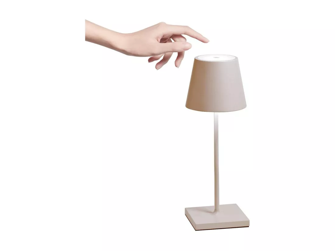 Lampe de table LED Poldina Pro Mini Sabbia rechargeable et dimmable avec une autonomie allant jusqu'à 12 heures