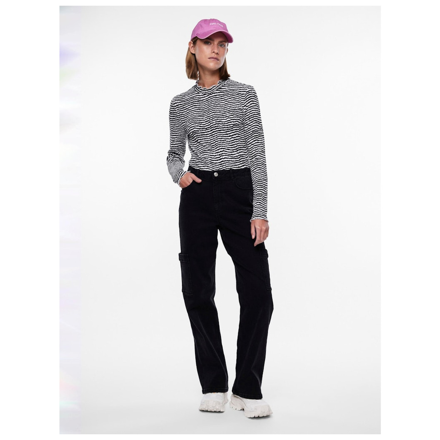 Pieces PCSESH LS T-NECK TOP BC