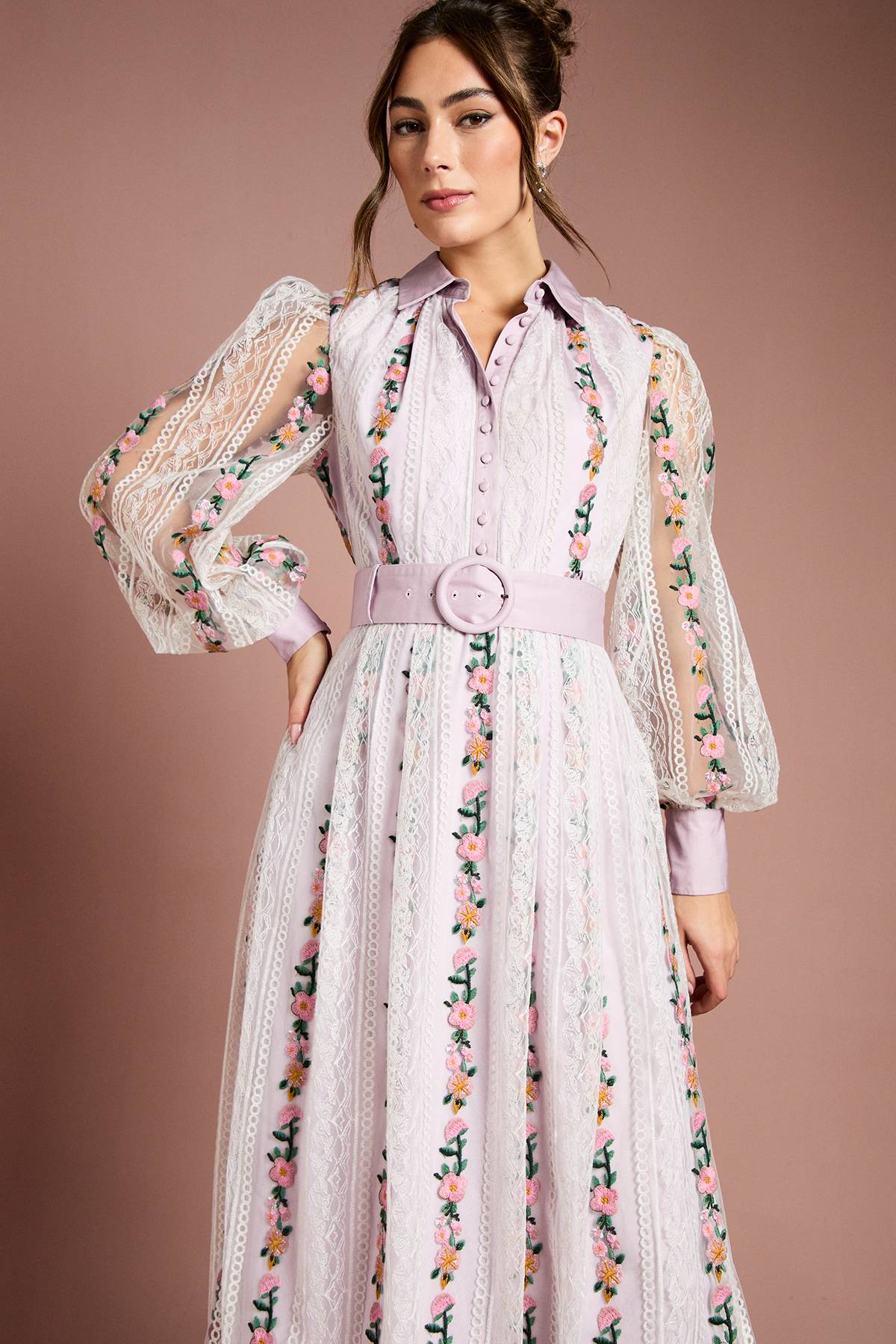 Coast Robe Mi-Longue Ceinturée à Manches Bouffantes en Maille Brodée et Dentelle