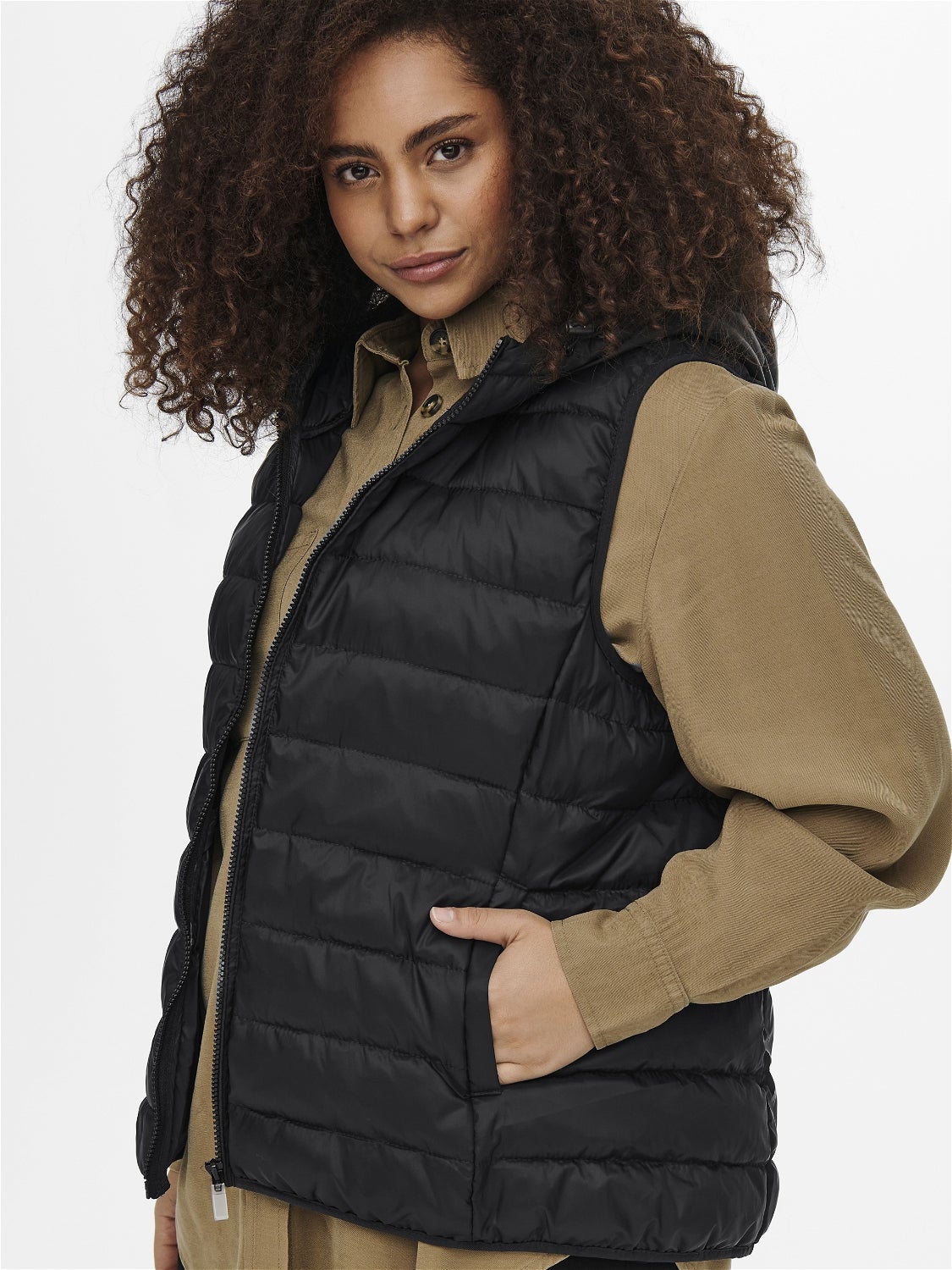 CARNEWTAHOE Daunenweste Black