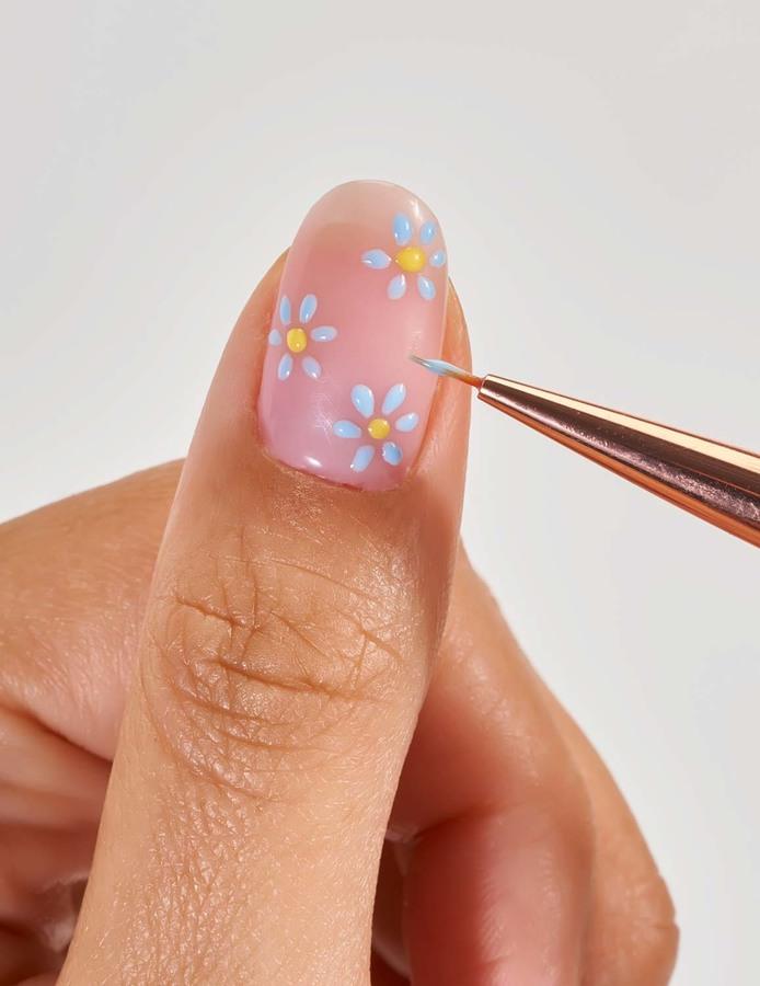 Le Mini Macaron Le Petit Detailed Liner Brush