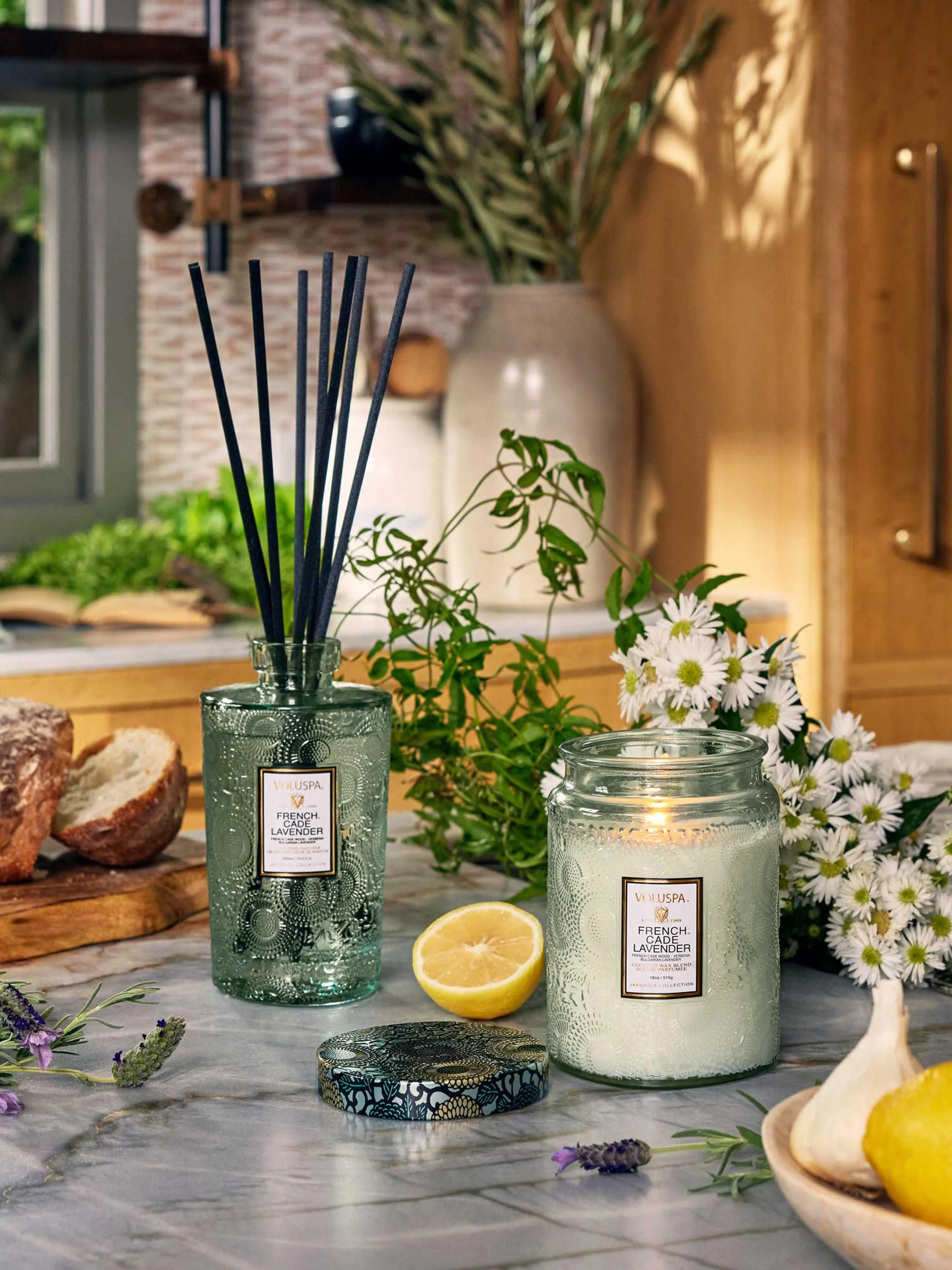 Handgemaakte geurkaars Japonica Collection (cade hout, verbena & lavendel)