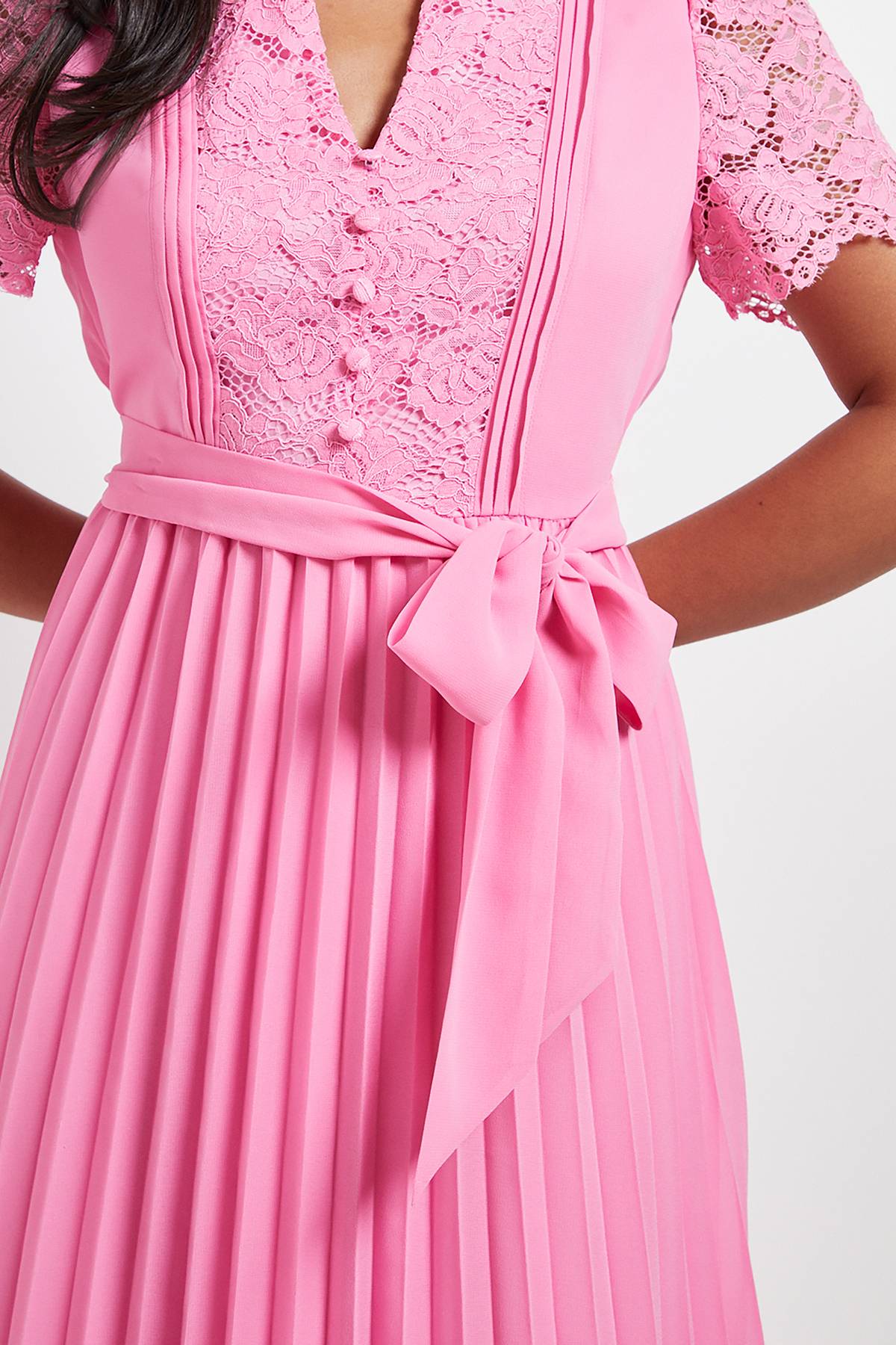 Wallis Robe Midi Plissée Sans Col en Dentelle Petite Taille