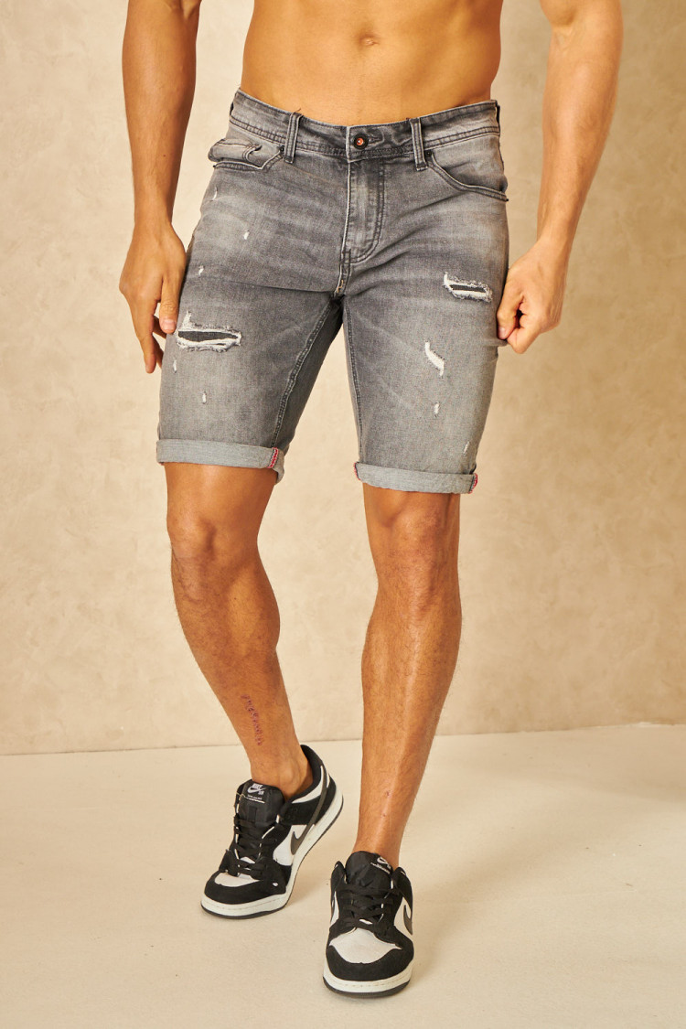 Short gris délavé et déchiré