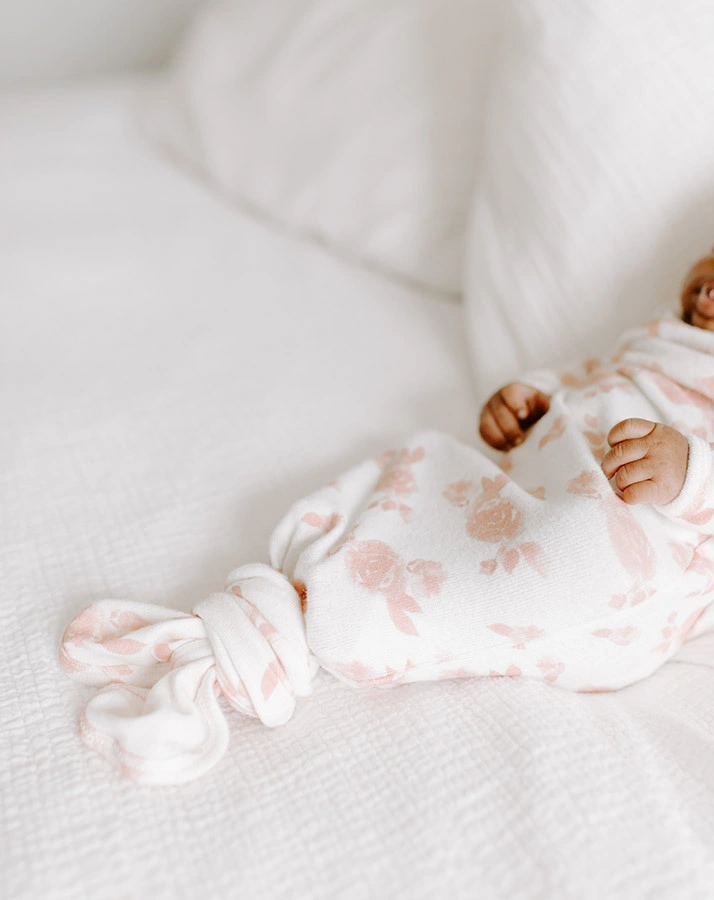 Baby-Set SNUGGLE KNIT – ROSETTES mit Mütze in rosa