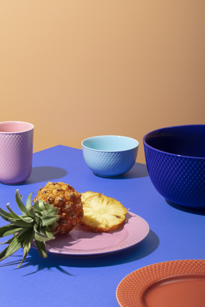 Lyngby Porcelæn  Rhombe Color frokosttallerken, rosa - Ø: 21 cm.