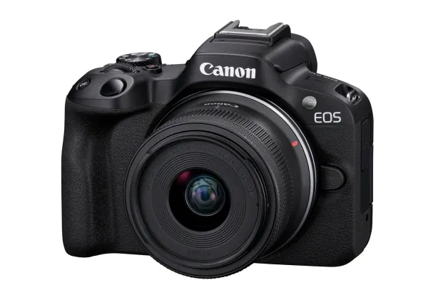 Canon EOS R50 - Digitalkamera - spejlløst - 24.2 MP - Full Frame - 4K / 30 fps - 2.5x optisk zoom RF-S 18-45 mm F4.5-6.3 IS STM objektiv - Wi-Fi, Bluetooth - sort