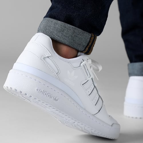 Baskets Forum Low FY7755 Footwear White