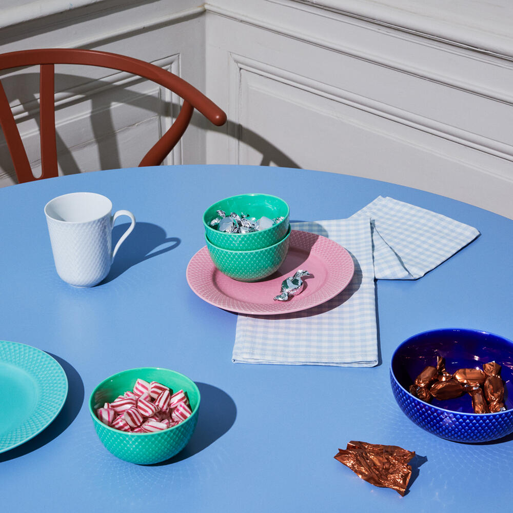 Lyngby Porcelæn  Rhombe Color frokosttallerken, rosa - Ø: 21 cm.