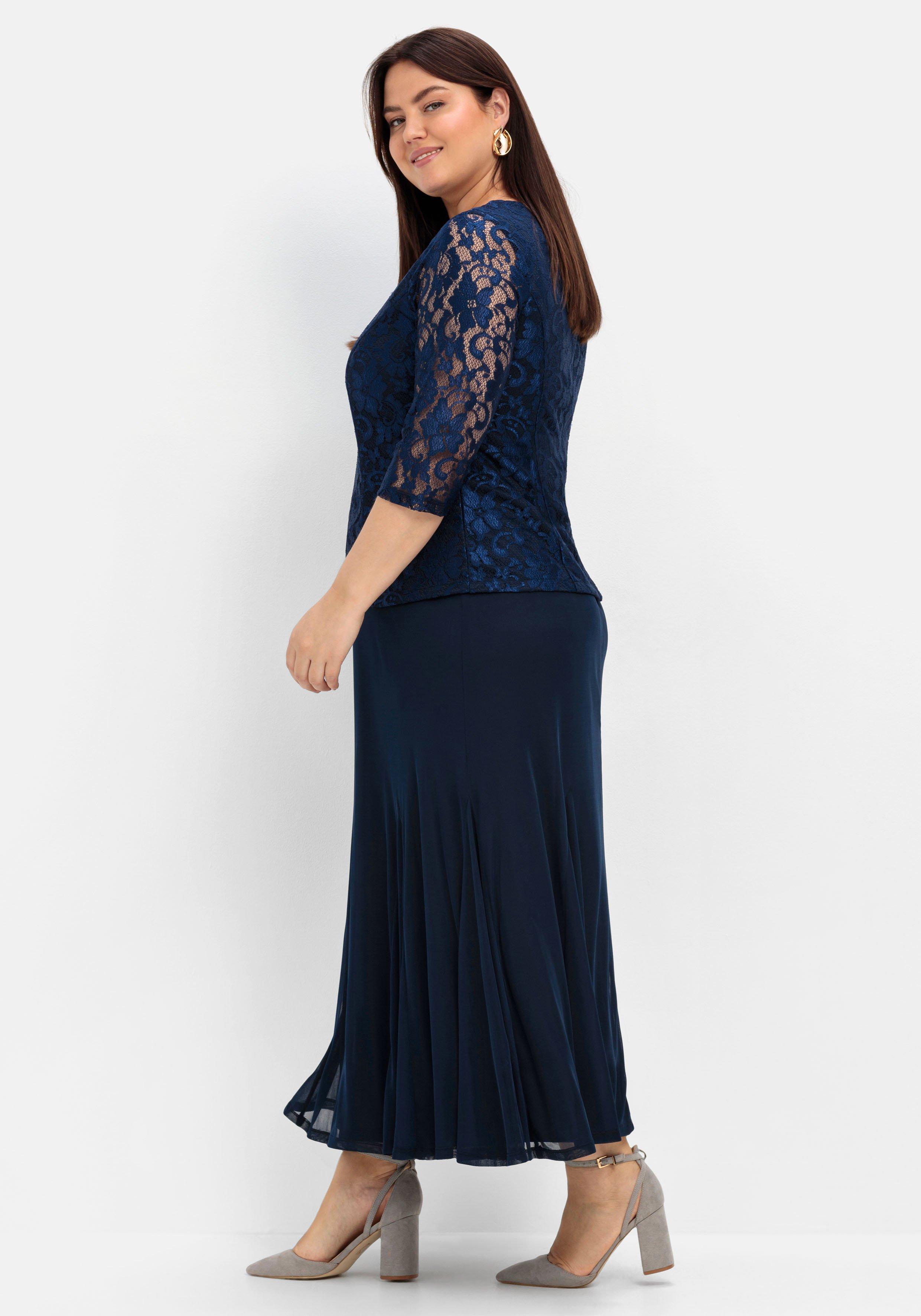 Abendkleid mit floraler Spitze
