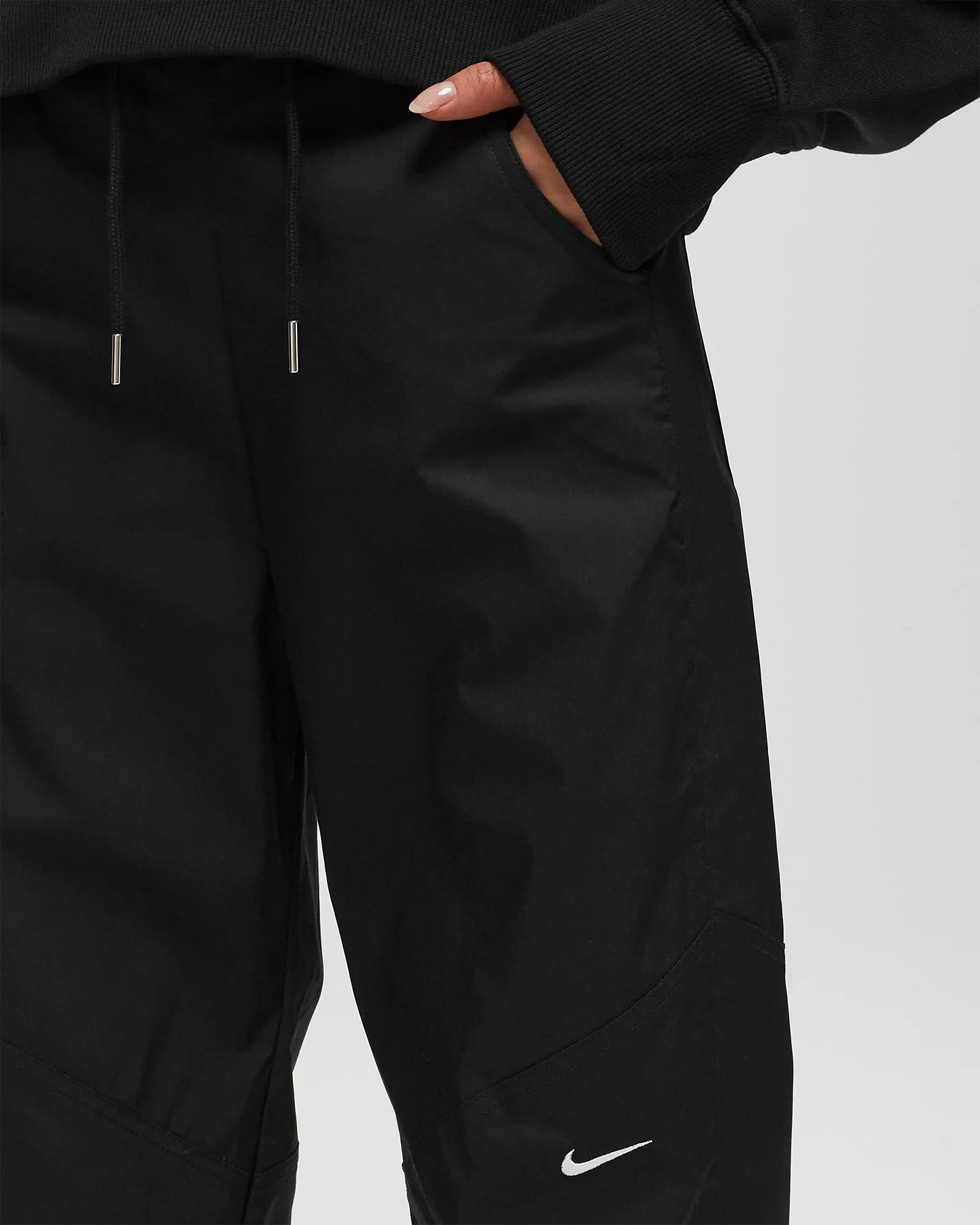 Nike W Sportswear Essentials Woven High-Rise Trousers