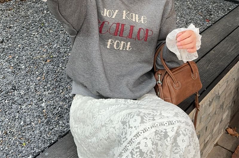 Joyciful - A-lijn maxi-rok met hoge taille en kant / oversized sweatshirt met ronde hals en letters