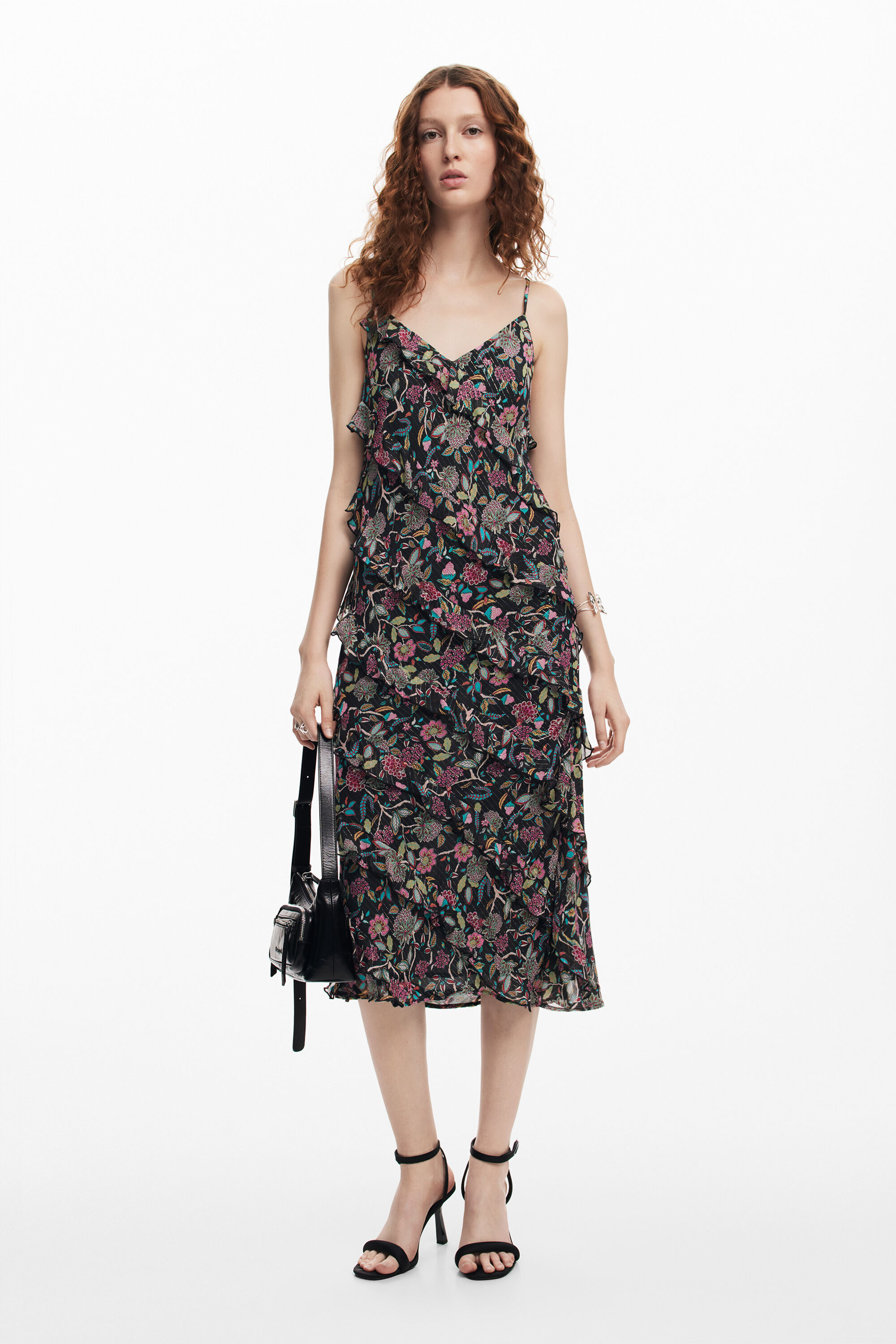 vestido midi com babados