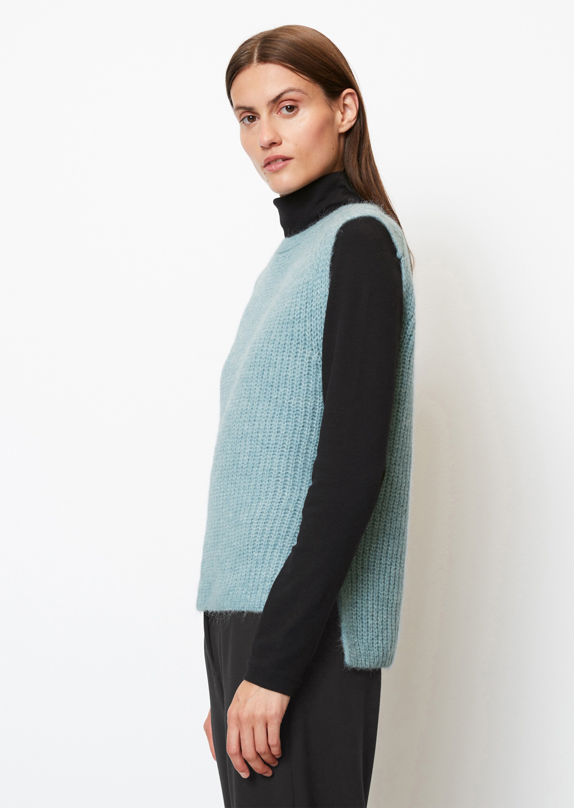 Ärmelloser Strickpullover regularaus flauschigem Schurwolle-Alpakawolle-Mix