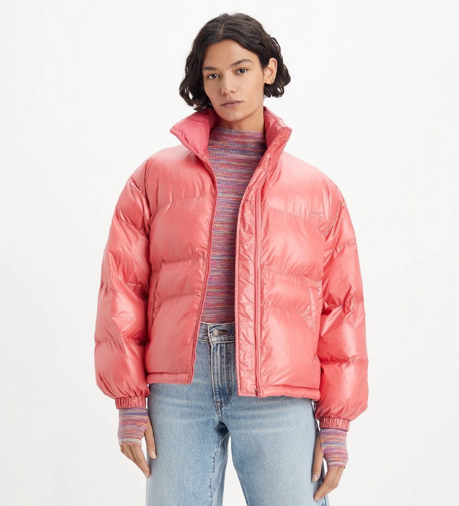 Casaco puffer retrô da Levi's na cor rosa.